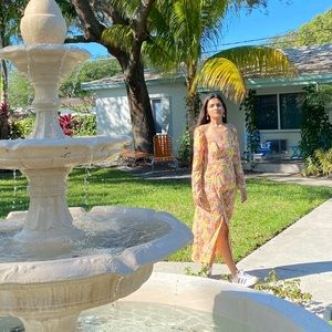 Beautiful floral maxi dress!